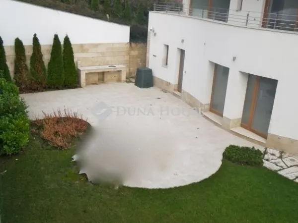 Eladó ház Budapest III. kerület 701 nm