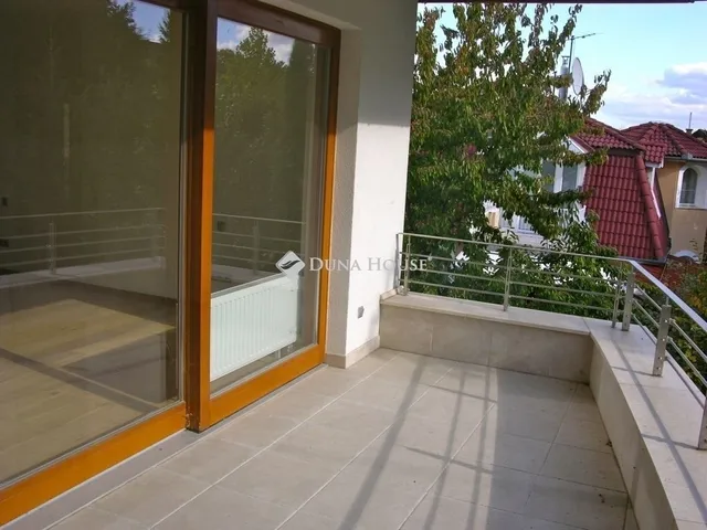 Eladó ház Budapest III. kerület 701 nm