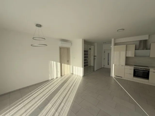 Eladó lakás Vác 80 nm