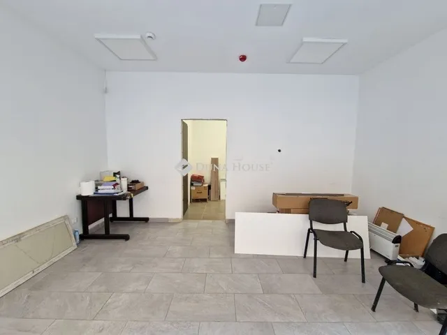 Eladó kereskedelmi és ipari ingatlan Budapest VIII. kerület 29 nm