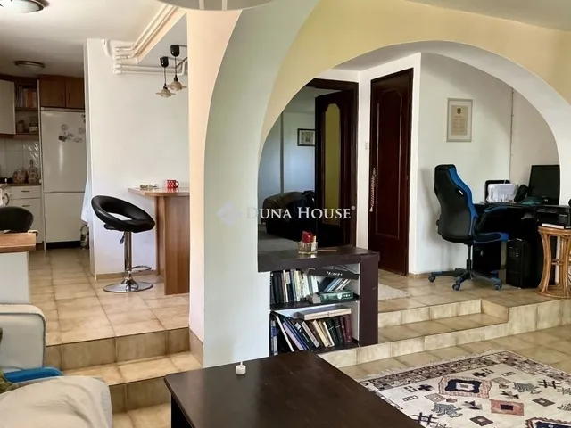 Eladó ház Budapest III. kerület 300 nm