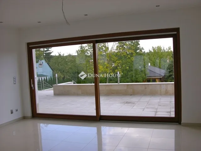 Eladó ház Budapest III. kerület 701 nm