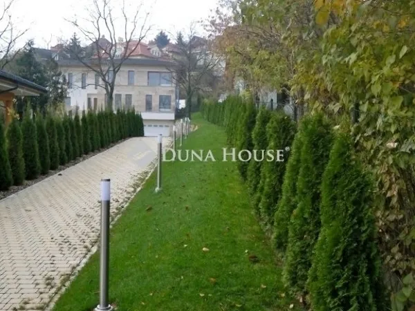 Eladó ház Budapest III. kerület 701 nm