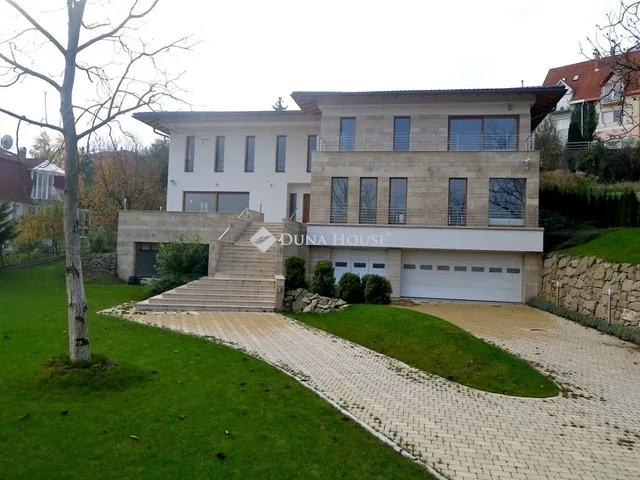 Eladó ház Budapest III. kerület 701 nm