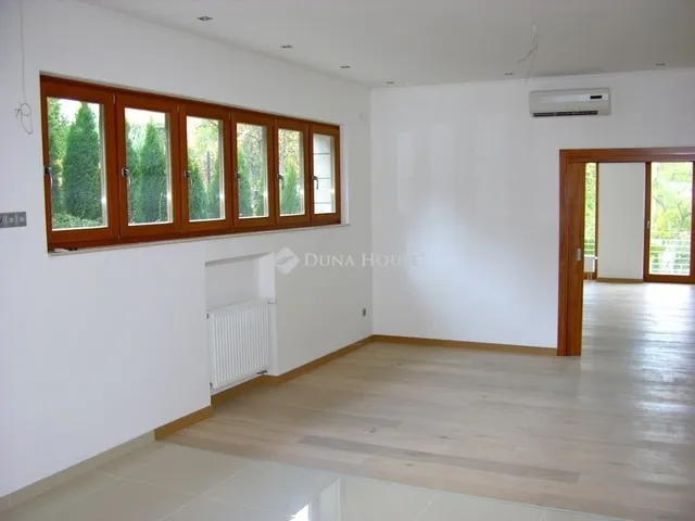 Eladó ház Budapest III. kerület 701 nm