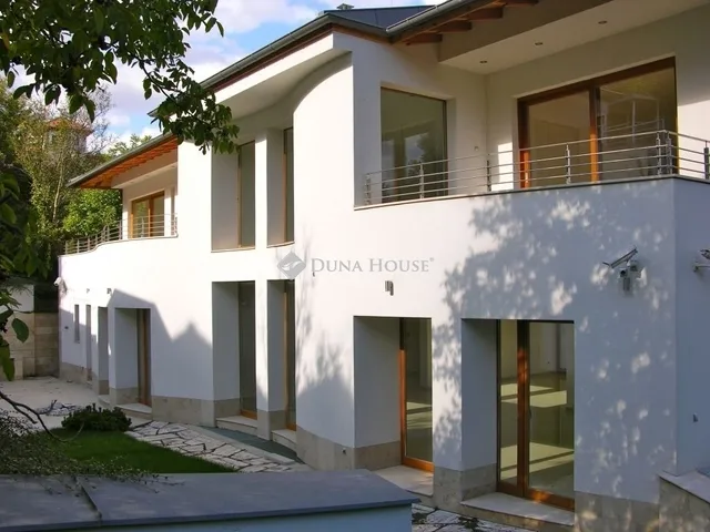 Eladó ház Budapest III. kerület 701 nm