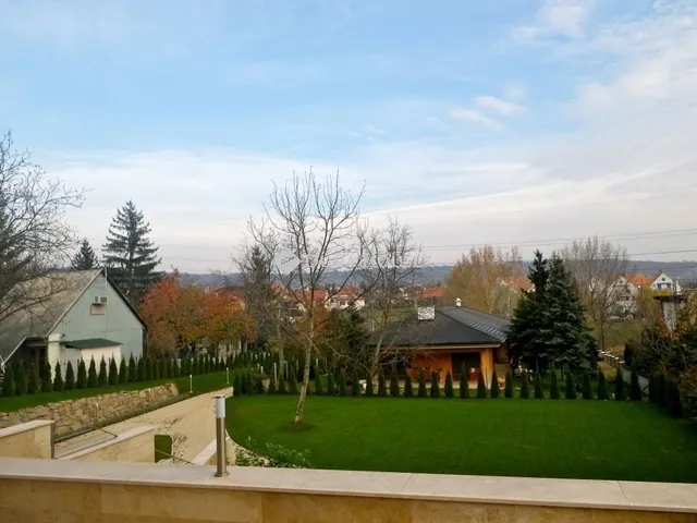 Eladó ház Budapest III. kerület 701 nm