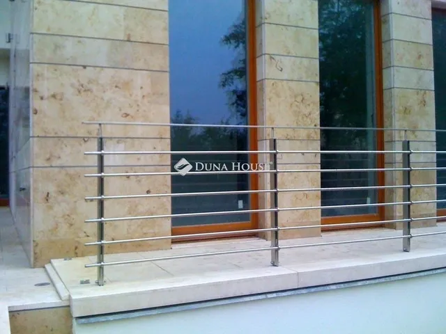 Eladó ház Budapest III. kerület 701 nm