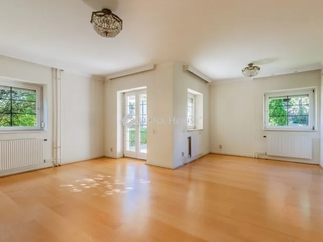 Eladó ház Budapest II. kerület, Pálvölgy 210 nm