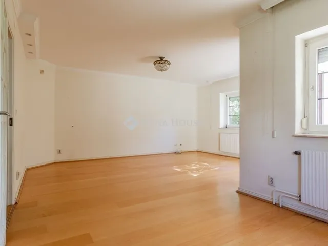 Eladó ház Budapest II. kerület, Pálvölgy 210 nm