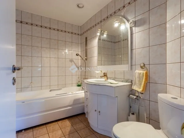 Eladó ház Budapest II. kerület 210 nm