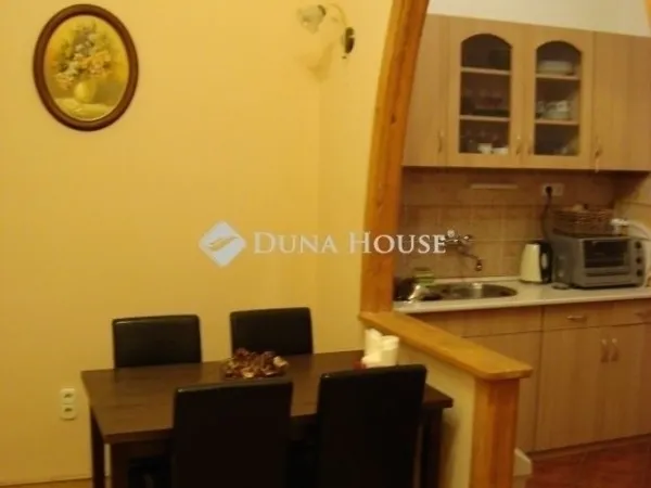 Eladó lakás Budapest VIII. kerület, Palotanegyed 84 nm