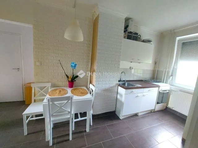 Eladó lakás Budapest III. kerület, Törökkő 39 nm