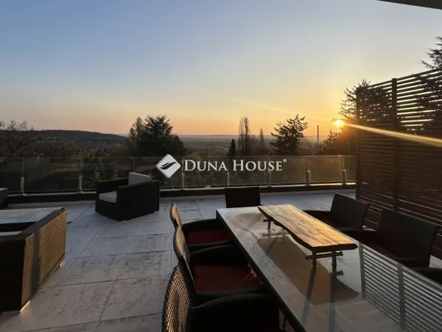 Eladó lakás Budapest III. kerület, Táborhegy 237 nm