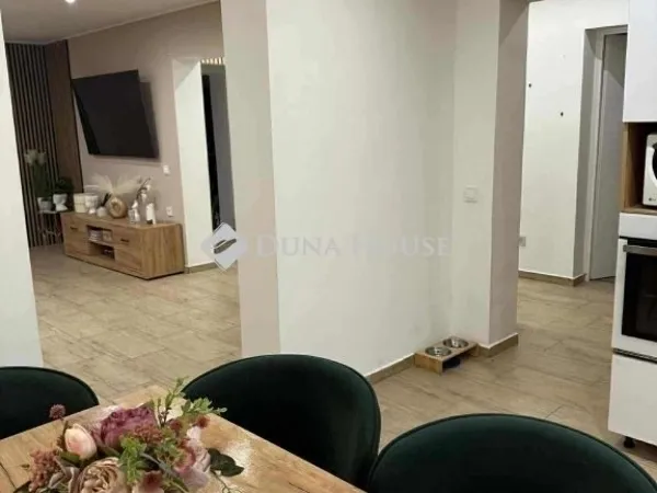 Eladó ház Halásztelek 300 nm