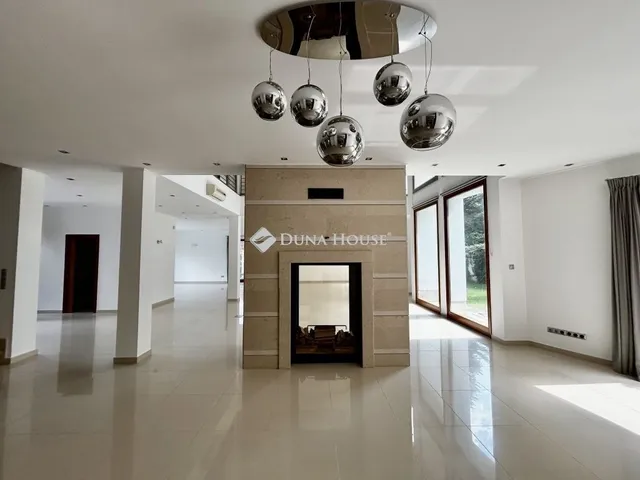 Eladó ház Budapest III. kerület 701 nm