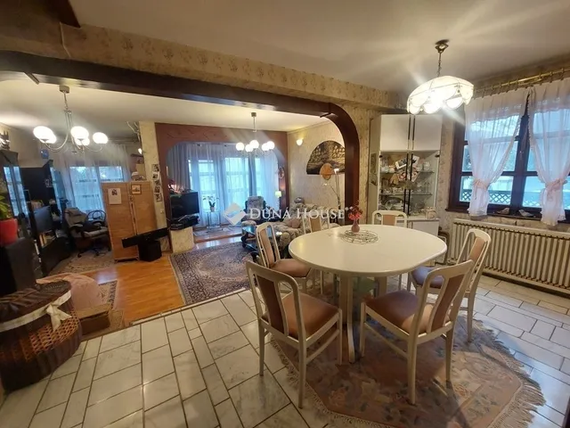 Eladó ház Budapest II. kerület 168 nm