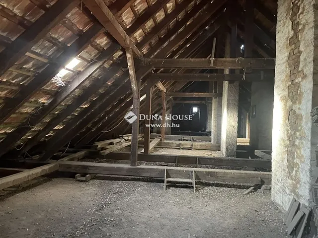 Eladó lakás Budapest II. kerület 409 nm