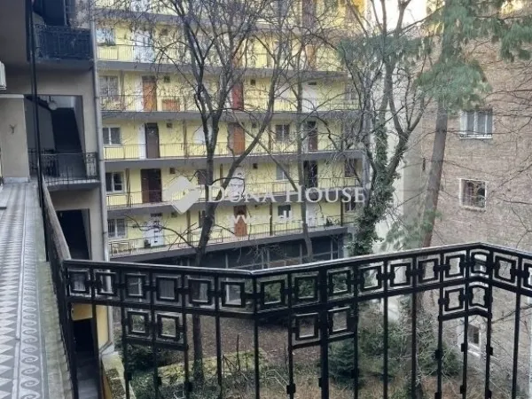 Eladó lakás Budapest II. kerület 409 nm