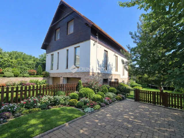 Eladó ház Diósd 191 nm