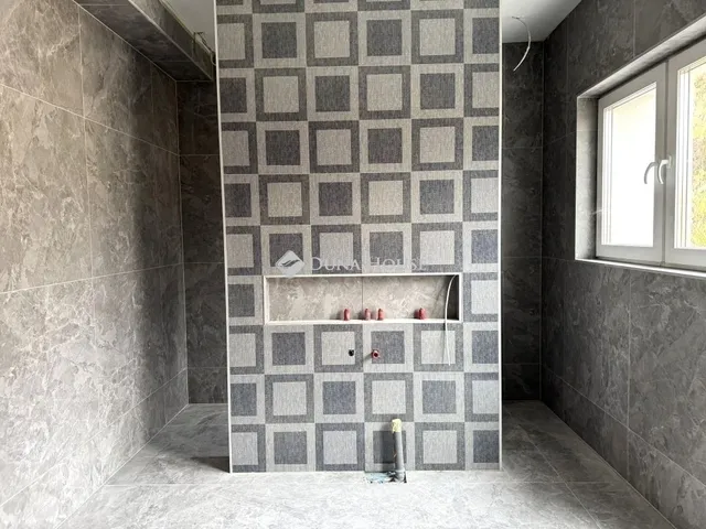 Eladó lakás Budapest III. kerület 108 nm