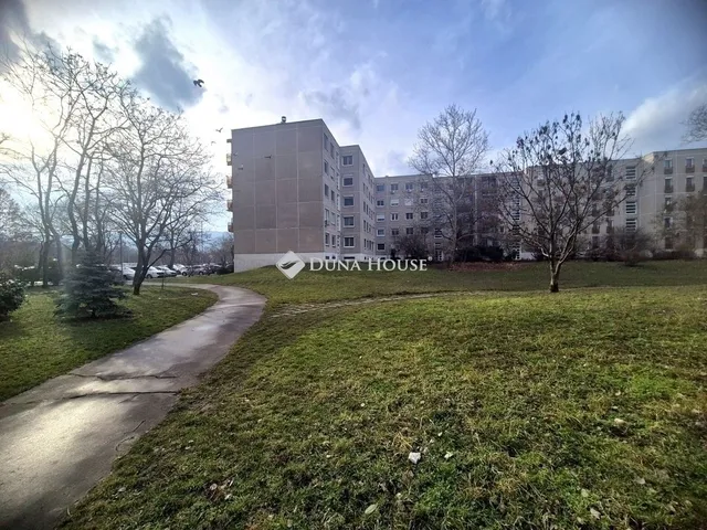 Eladó lakás Budapest III. kerület, Kaszásdűlő 55 nm