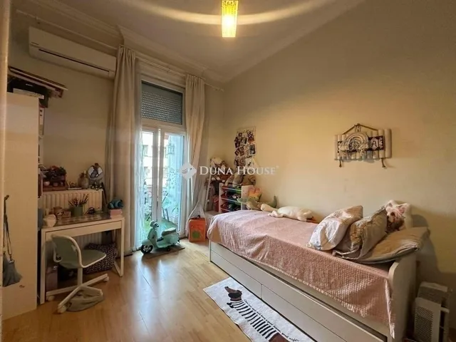 Eladó lakás Budapest II. kerület 100 nm