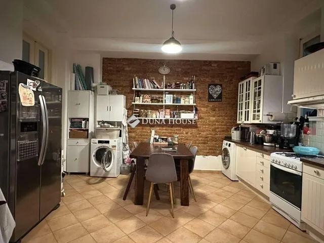 Eladó lakás Budapest II. kerület 100 nm