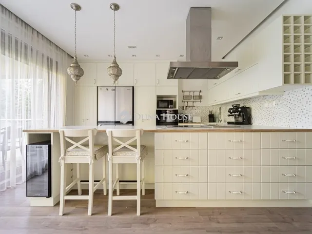 Eladó lakás Budapest III. kerület, Római-part 138 nm