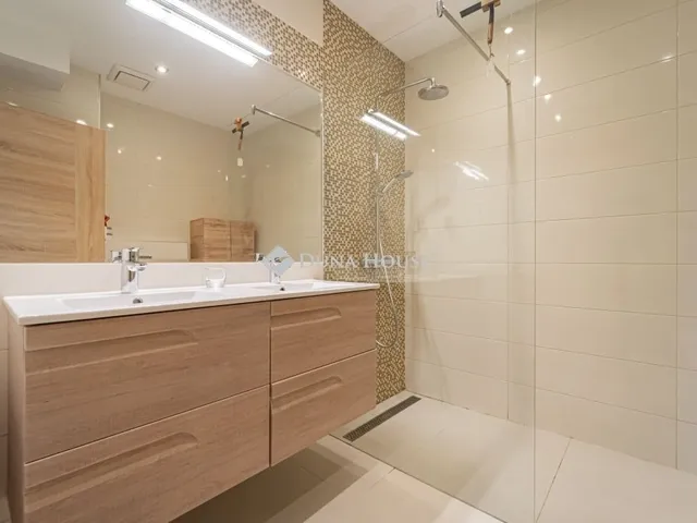 Eladó lakás Budapest III. kerület, Római-part 138 nm