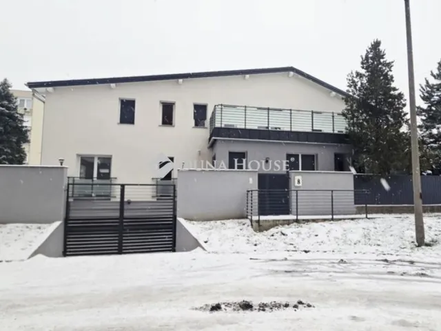 Eladó lakás Vác 105 nm