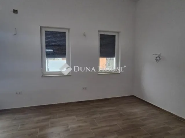 Eladó lakás Vác 105 nm