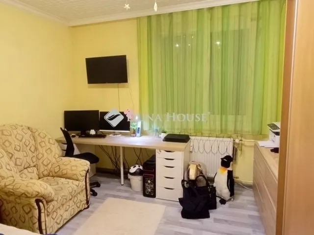 Eladó lakás Budapest III. kerület 74 nm