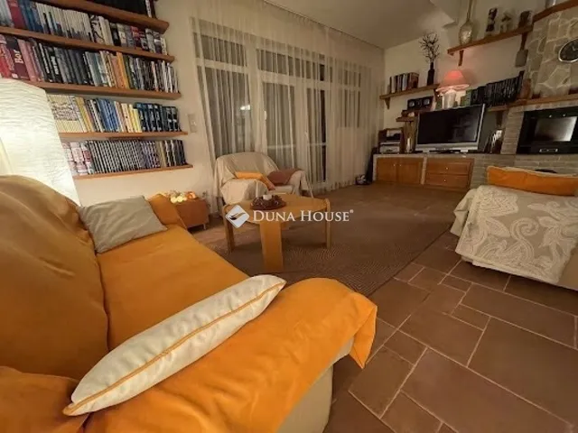 Eladó ház Érd 265 nm