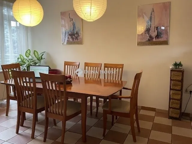 Eladó ház Érd 265 nm