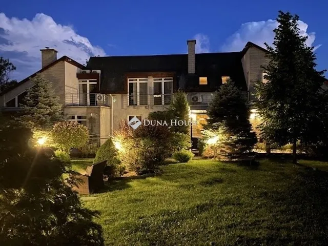 Eladó ház Érd 265 nm