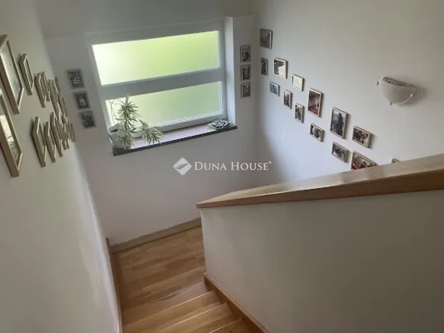 Eladó ház Érd 265 nm