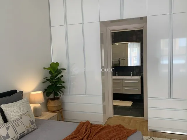 Eladó lakás Budapest VI. kerület, Nagykörúton belüli terület 85 nm