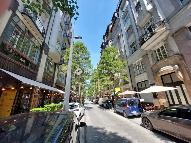 Eladó lakás Budapest V. kerület 112 nm