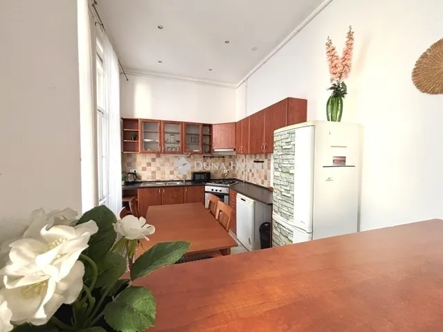 Eladó lakás Budapest VI. kerület 88 nm