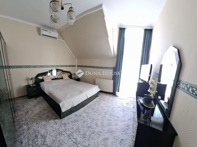 Eladó ház Budapest III. kerület, Táborhegy 219 nm
