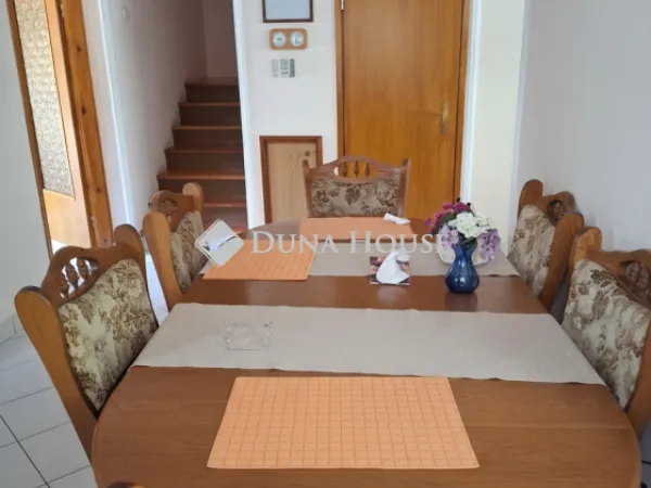 Eladó ház Budapest III. kerület, Táborhegy 219 nm
