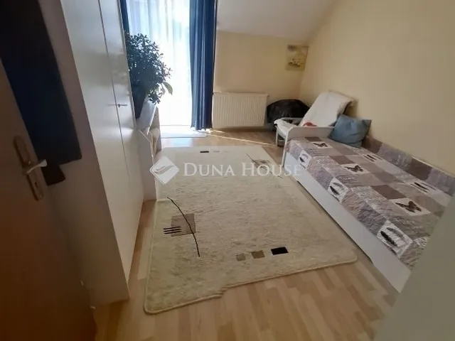Eladó ház Budapest III. kerület, Táborhegy 219 nm