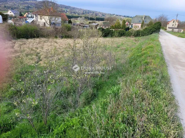 Eladó telek Esztergom 1297 nm