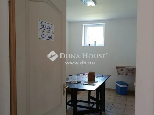 Eladó kereskedelmi és ipari ingatlan Pilismarót 228 nm