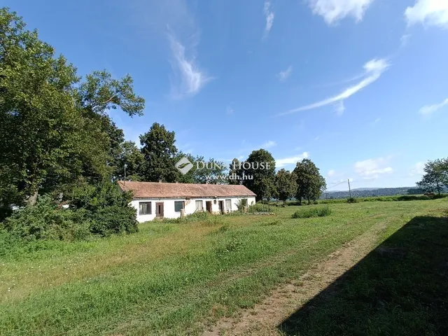 Eladó kereskedelmi és ipari ingatlan Pilismarót 228 nm