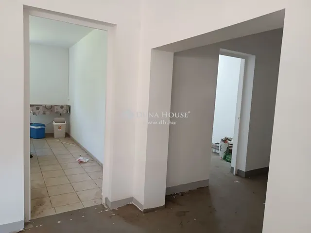 Eladó kereskedelmi és ipari ingatlan Pilismarót 228 nm