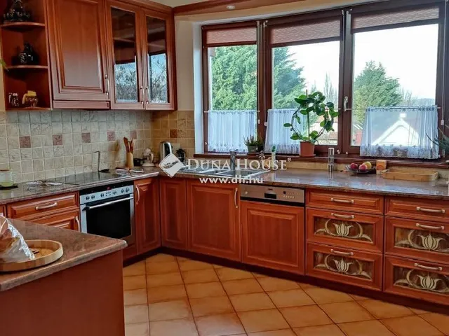 Eladó ház Esztergom 450 nm