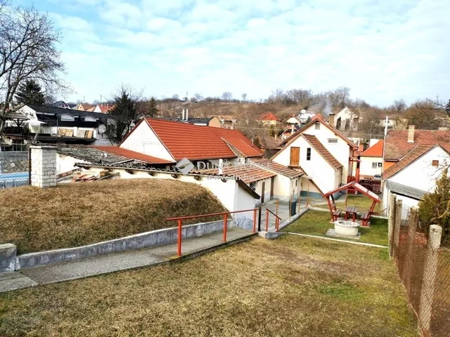 Eladó ház Leányvár 130 nm