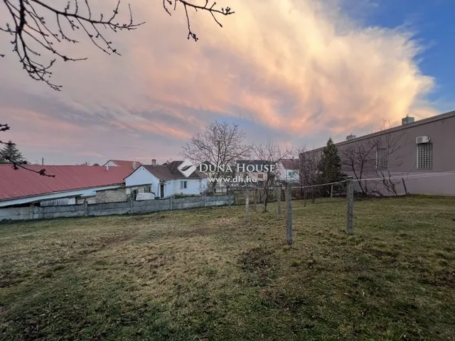 Eladó ház Nyergesújfalu 200 nm